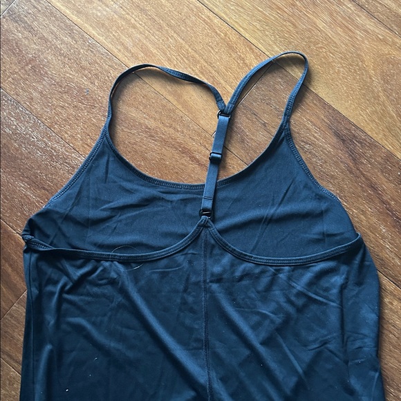 Nike Women's Black Tank Top with Adjustable Racer Back -NWT - Picture 4 of 9